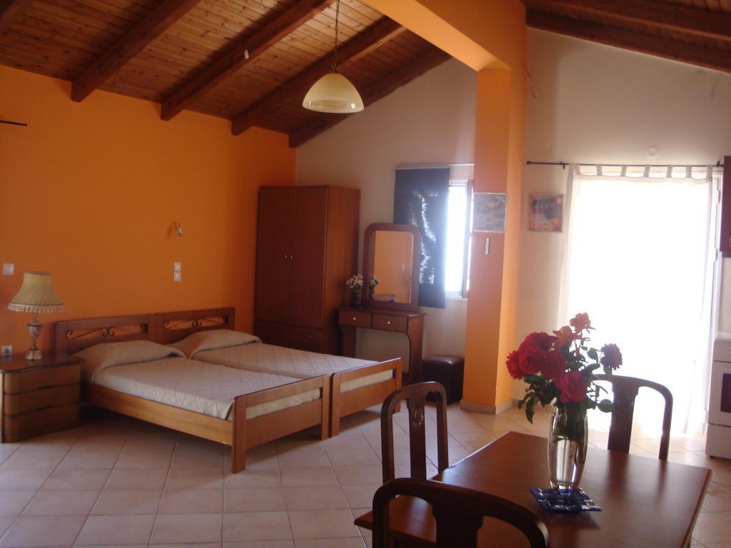 Santafemia Apartment Agia Efimia Стая снимка